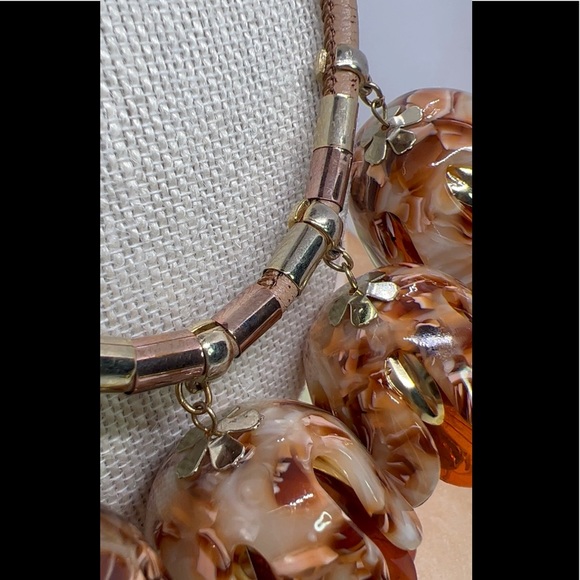 White House Black Market Boutique Acrylic & Rhinestone Floral Statement Necklace - Picture 2 of 5